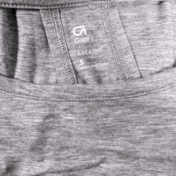 GapFit BREATHE Gray Active Top Tee - Picture 5 of 5